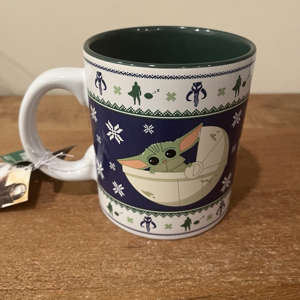 New Star Wars Mandalorian Grogu Baby Yoda Christmas Mug 20 oz Silver Buffalo NWT